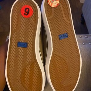 Keds. Size 6. Brand New.